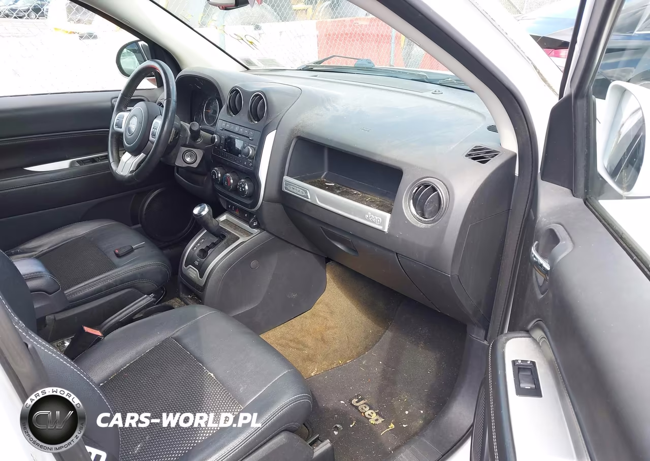 2016 Jeep Compass Latitude VIN:1C4NJDEB4GD712941 - 5