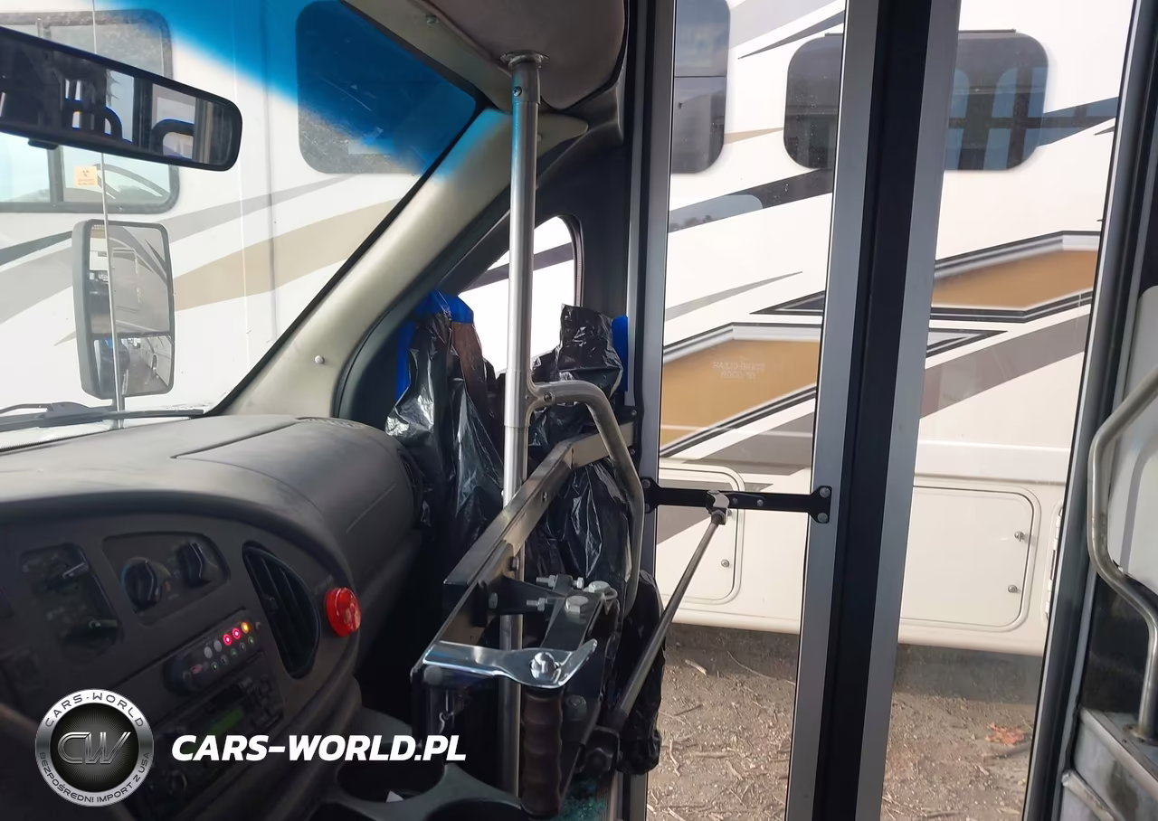 2006 Ford E-450 Cutaway VIN:1FDXE45S96DB10172 - 12