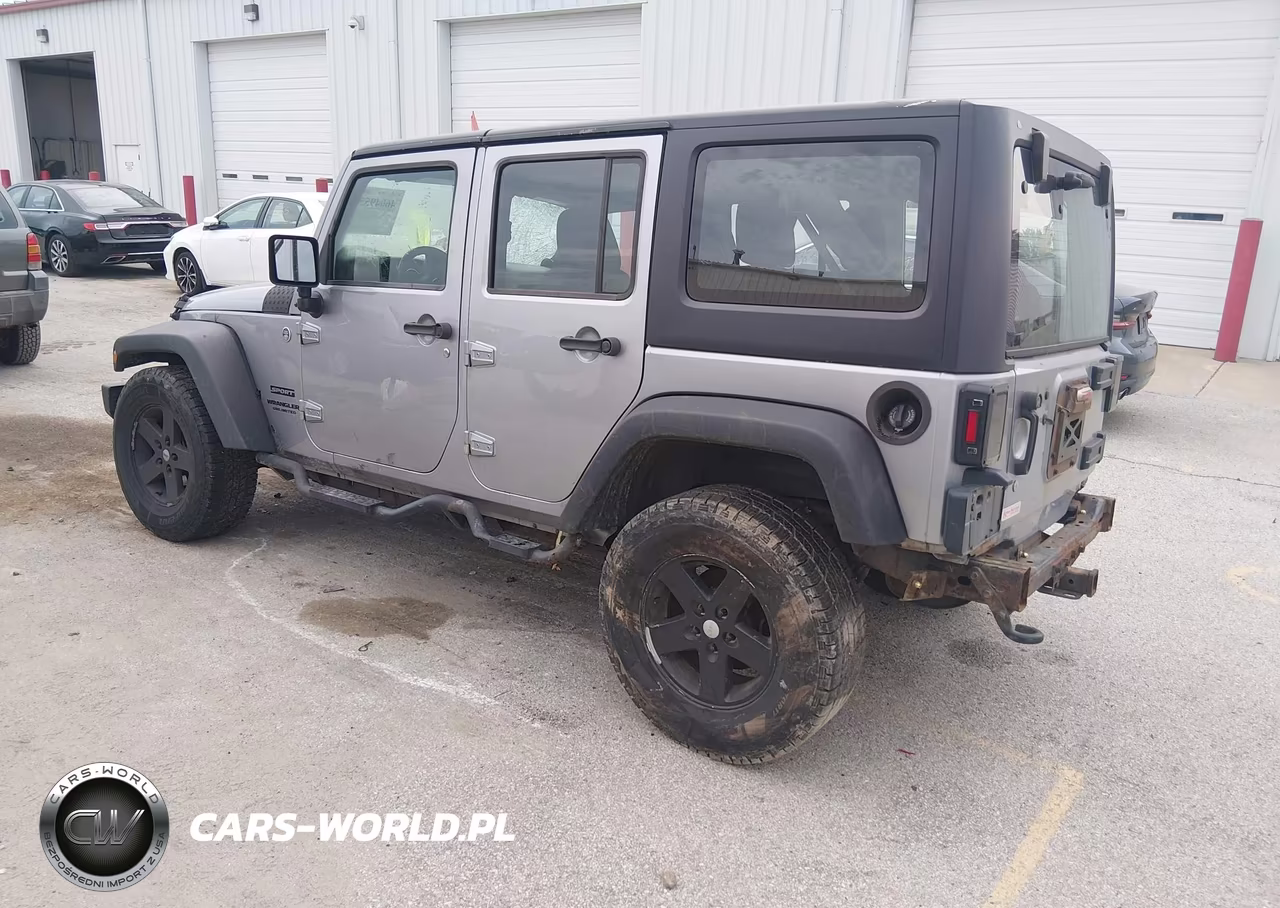 2013 Jeep Wrangler Unlimited Sport VIN:1C4BJWDG5DL611355 - 3