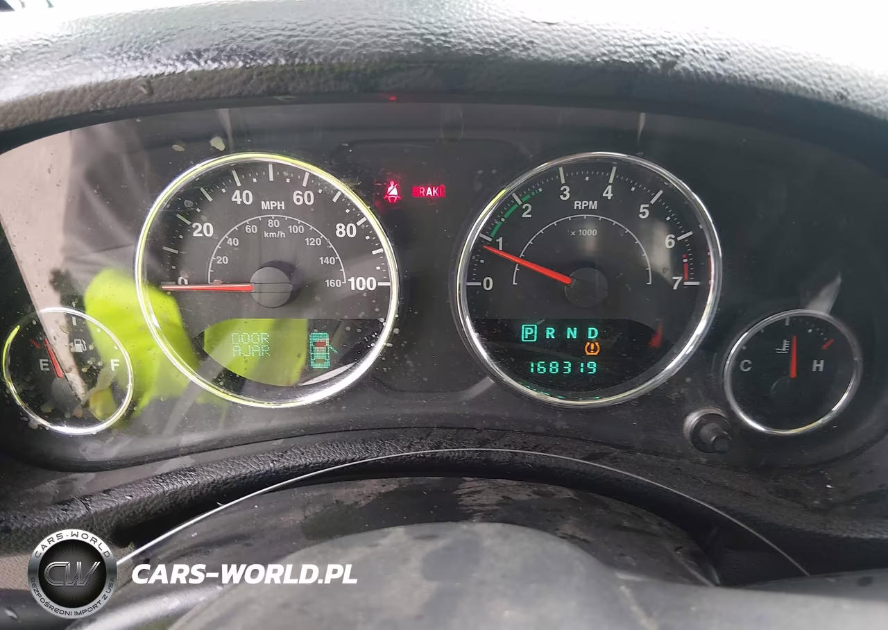 2013 Jeep Wrangler Unlimited Sport VIN:1C4BJWDG5DL611355 - 7