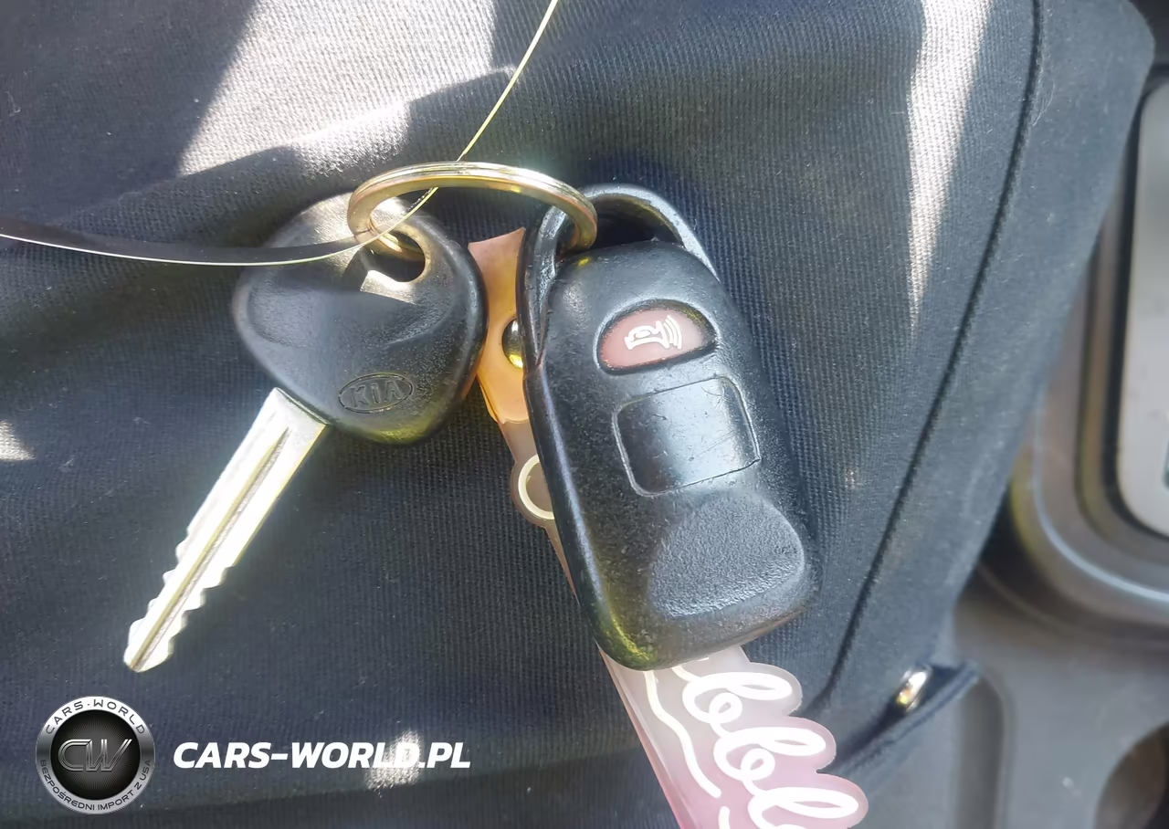 2010 Kia Soul + VIN:KNDJT2A26A7148671 - 11