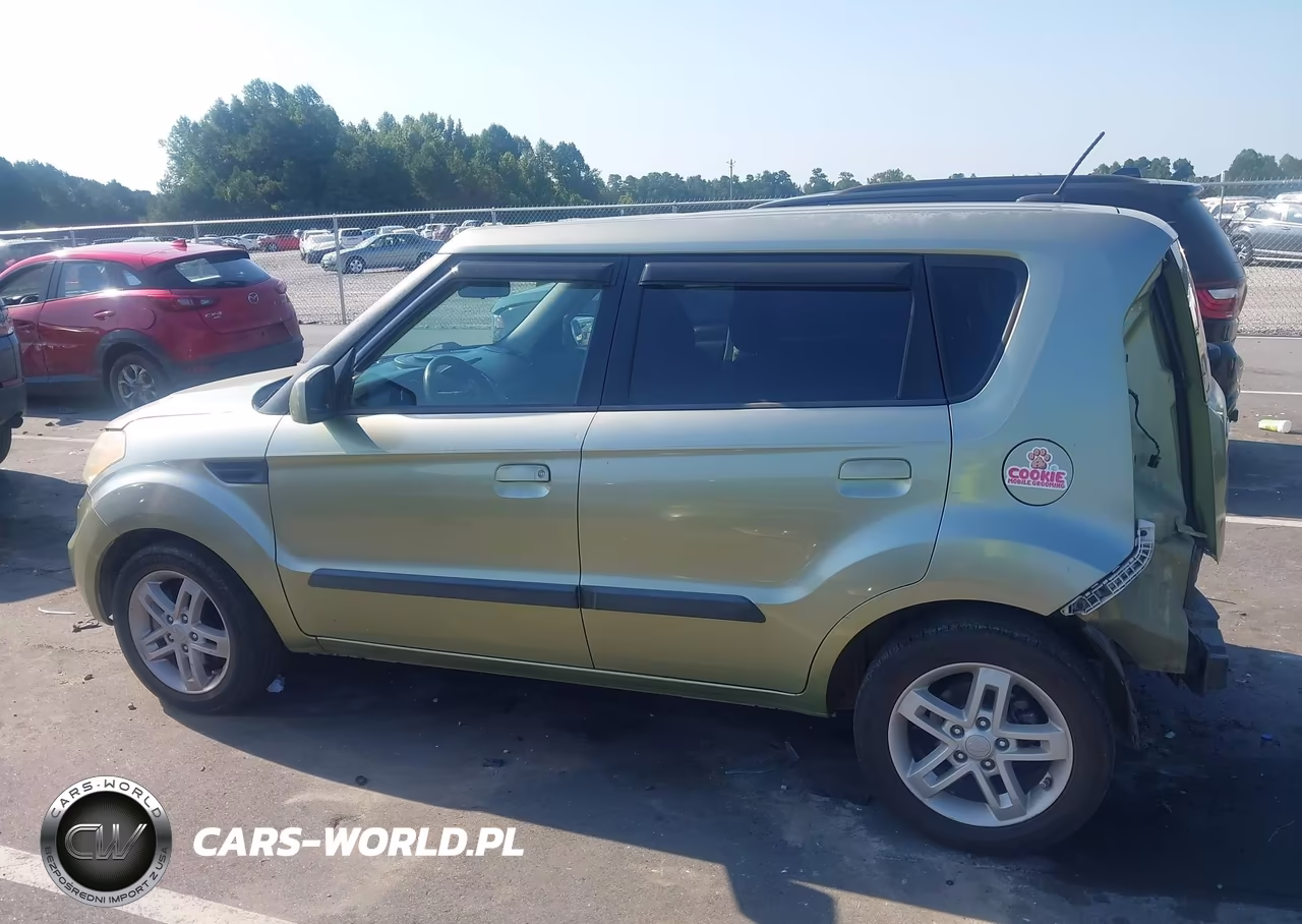 2010 Kia Soul + VIN:KNDJT2A26A7148671 - 15