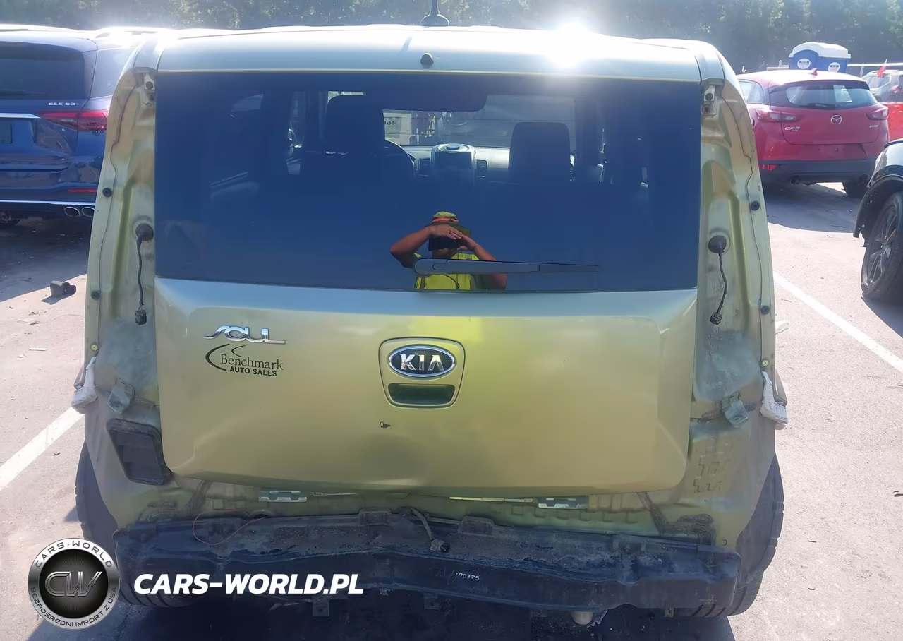 2010 Kia Soul + VIN:KNDJT2A26A7148671 - 17