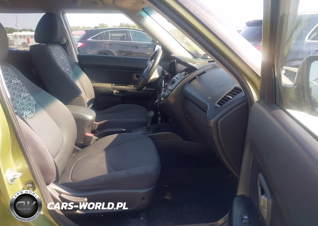 2010 Kia Soul + VIN:KNDJT2A26A7148671 - 5