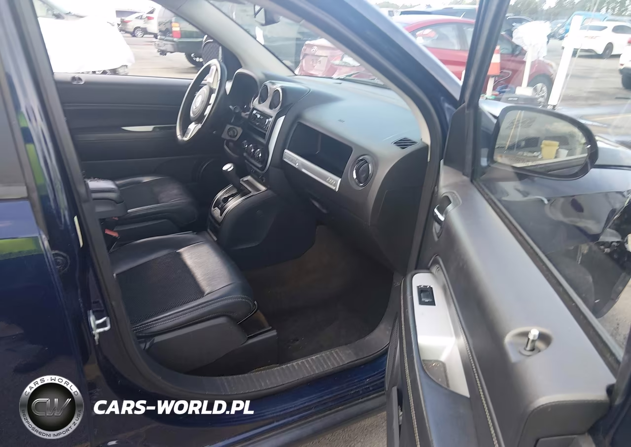 2016 Jeep Compass Latitude VIN:1C4NJCEA6GD734179 - 5