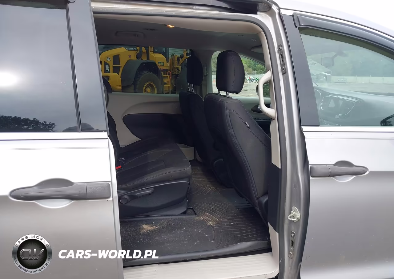 2018 Chrysler Pacifica L VIN:2C4RC1AG0JR275116 - 8