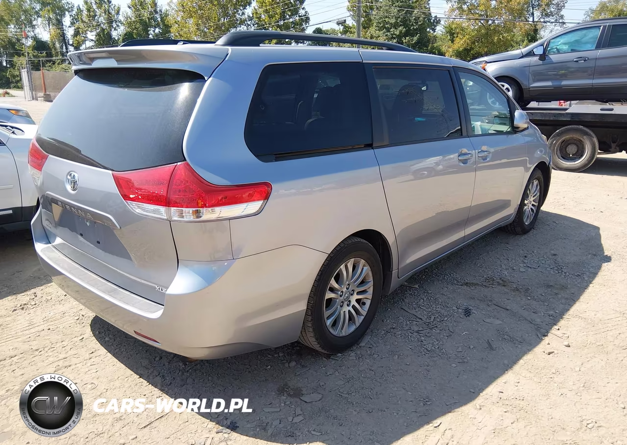 2012 Toyota Sienna Xle V6 8 Passenger VIN:5TDYK3DC5CS230217 - 4