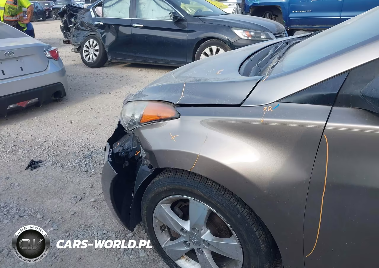 2013 Hyundai Elantra Gls VIN:5NPDH4AE3DH300135 - 12