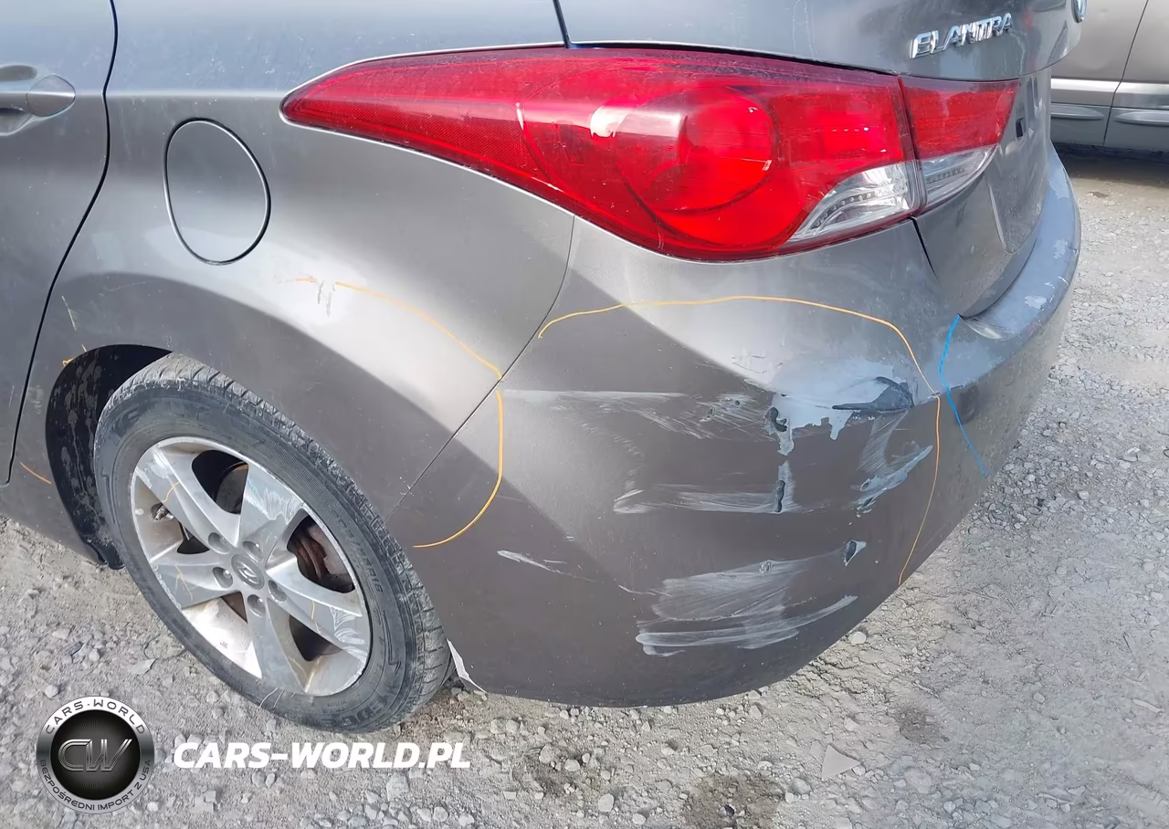 2013 Hyundai Elantra Gls VIN:5NPDH4AE3DH300135 - 13
