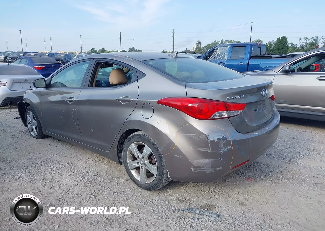 2013 Hyundai Elantra Gls VIN:5NPDH4AE3DH300135 - 3