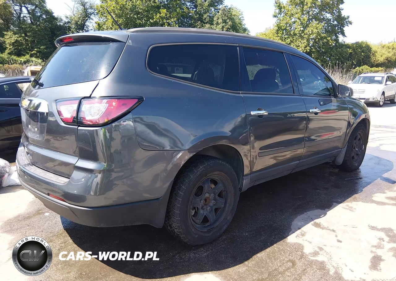2014 Chevrolet Traverse Ls VIN:1GNKRFED8EJ107917 - 4