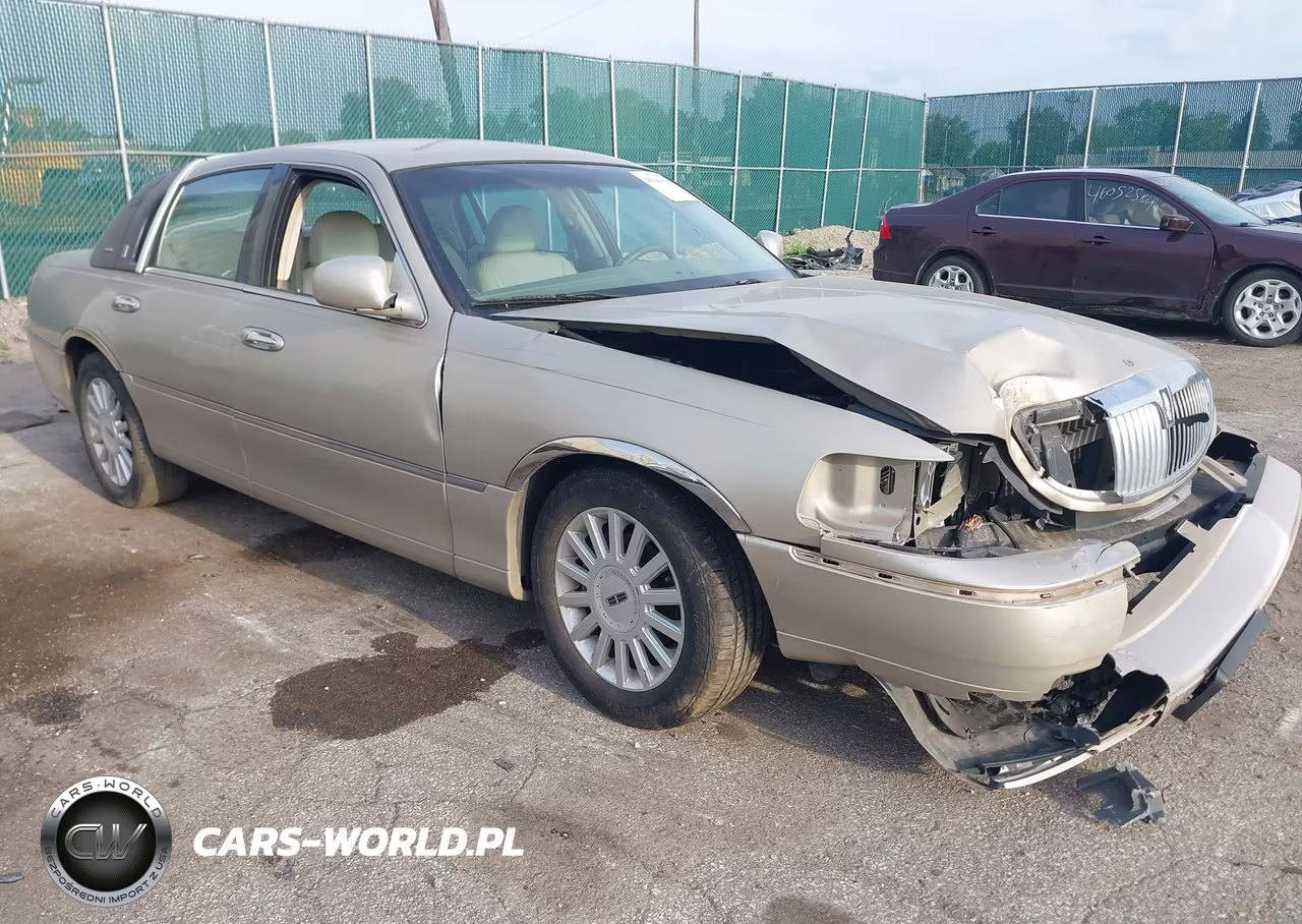 2005 Lincoln Town Car Signature