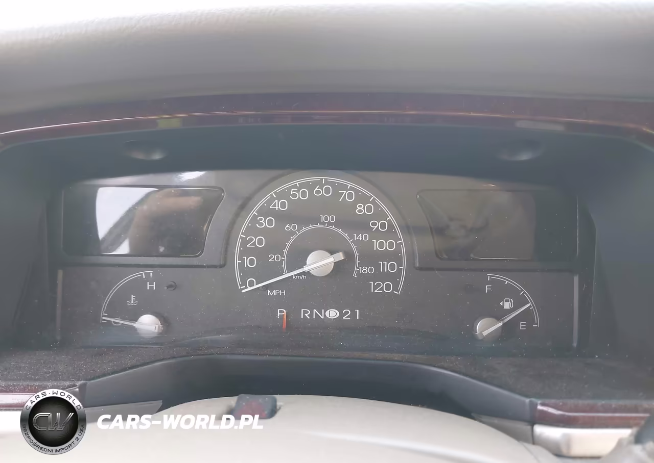 2005 Lincoln Town Car Signature VIN:1LNHM81W85Y671137 - 14