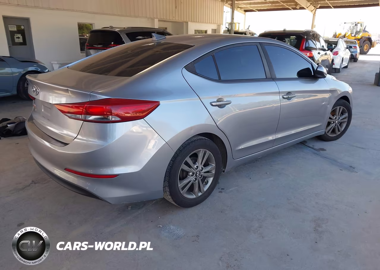 2017 Hyundai Elantra Se VIN:5NPD84LFXHH108190 - 4