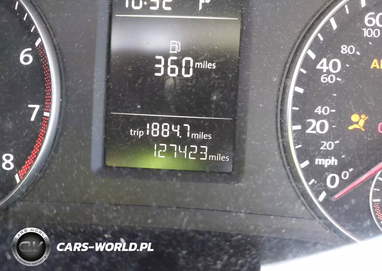 2015 Volkswagen Passat 1.8T Limited Edition VIN:1VWAS7A33FC102106 - 15