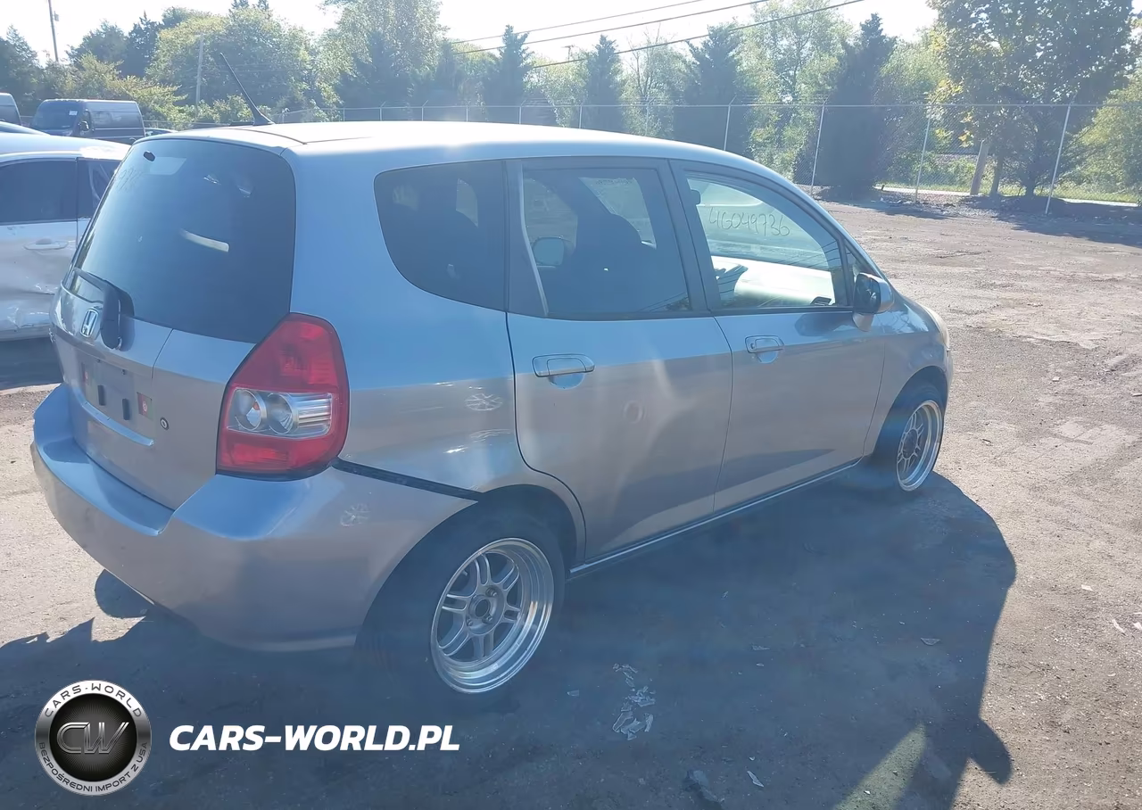 2008 Honda Fit VIN:JHMGD38498S061163 - 4