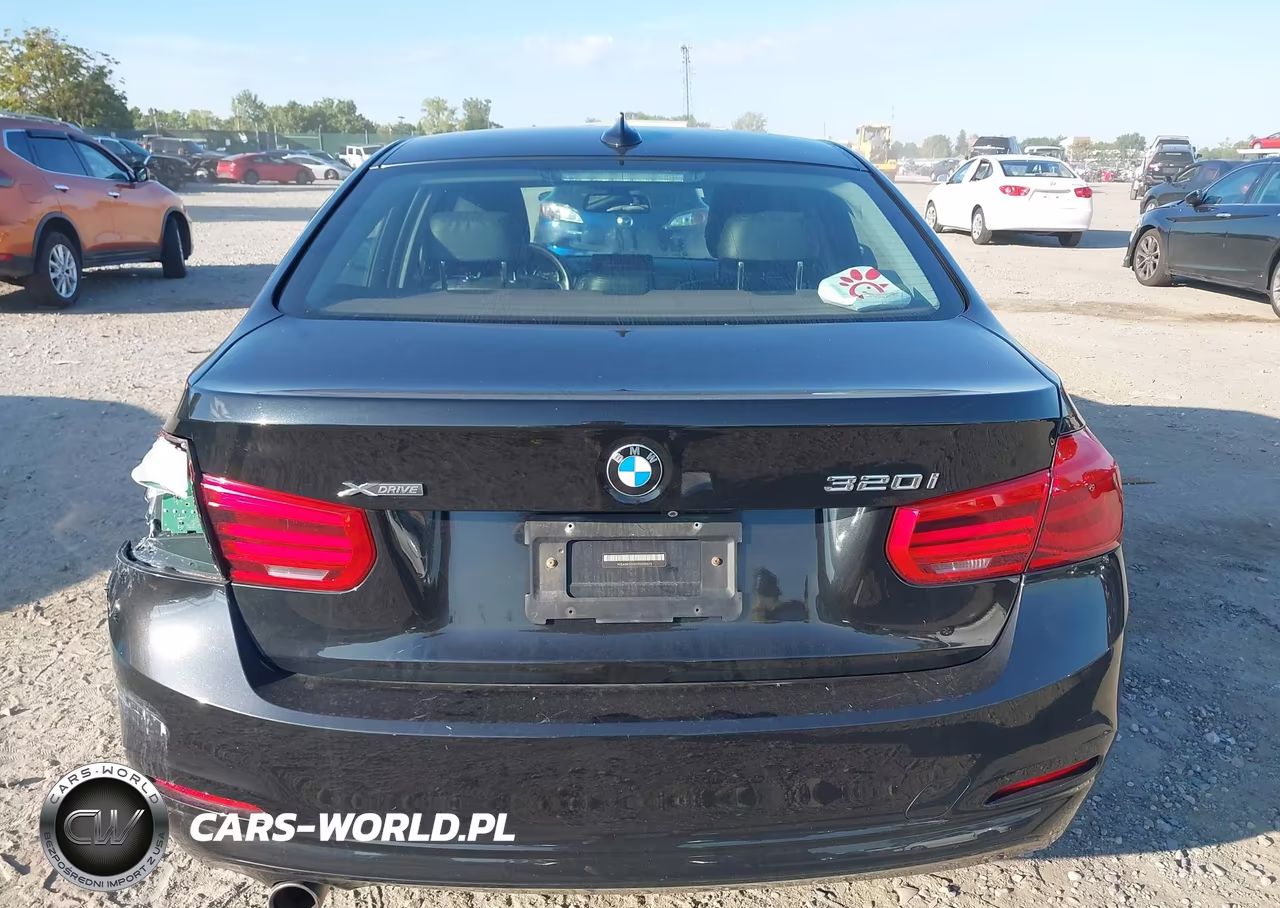 2018 BMW 320I xDrive VIN:WBA8E5G50JNV02673 - 16
