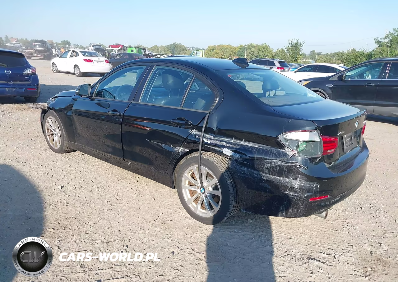 2018 BMW 320I xDrive VIN:WBA8E5G50JNV02673 - 3