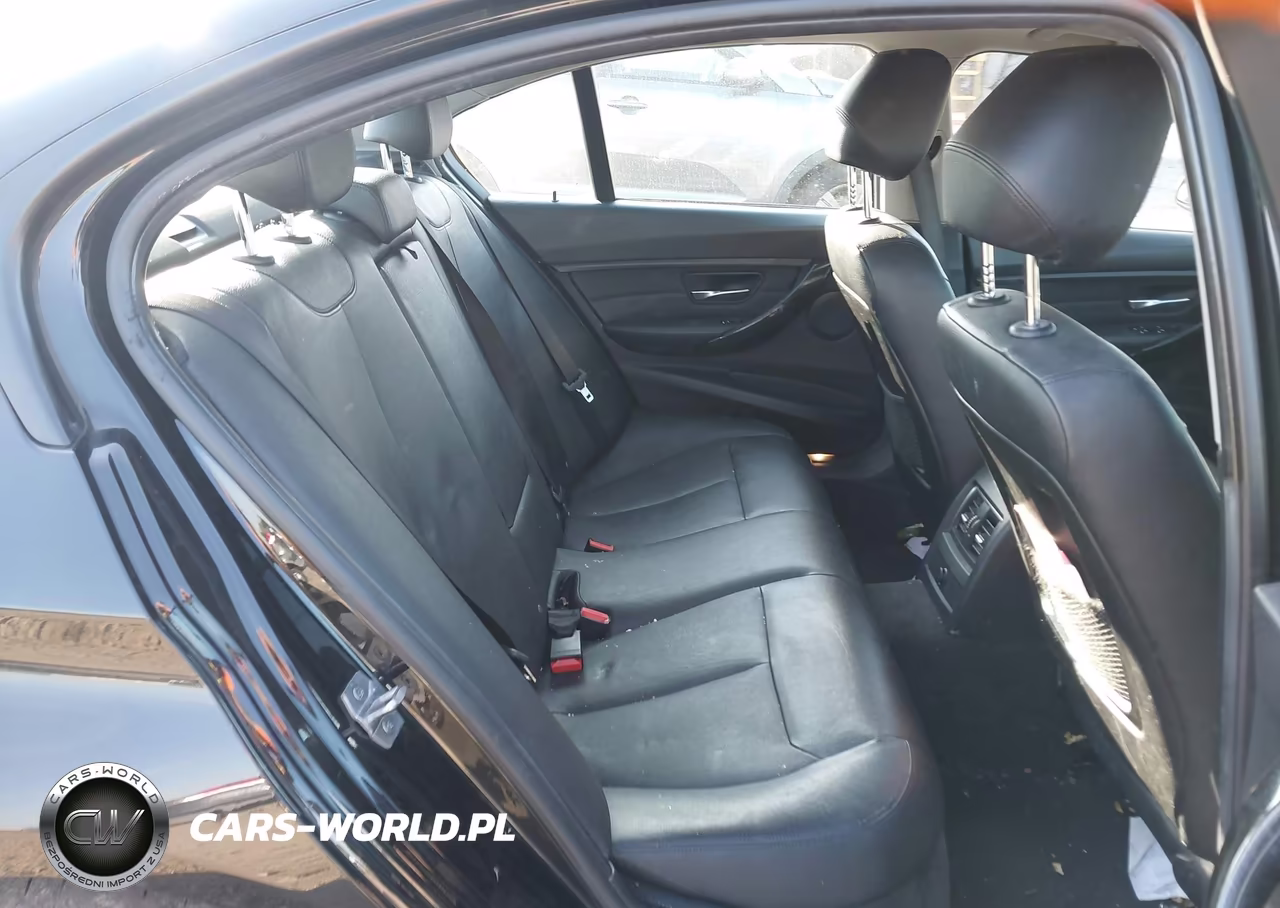 2018 BMW 320I xDrive VIN:WBA8E5G50JNV02673 - 8
