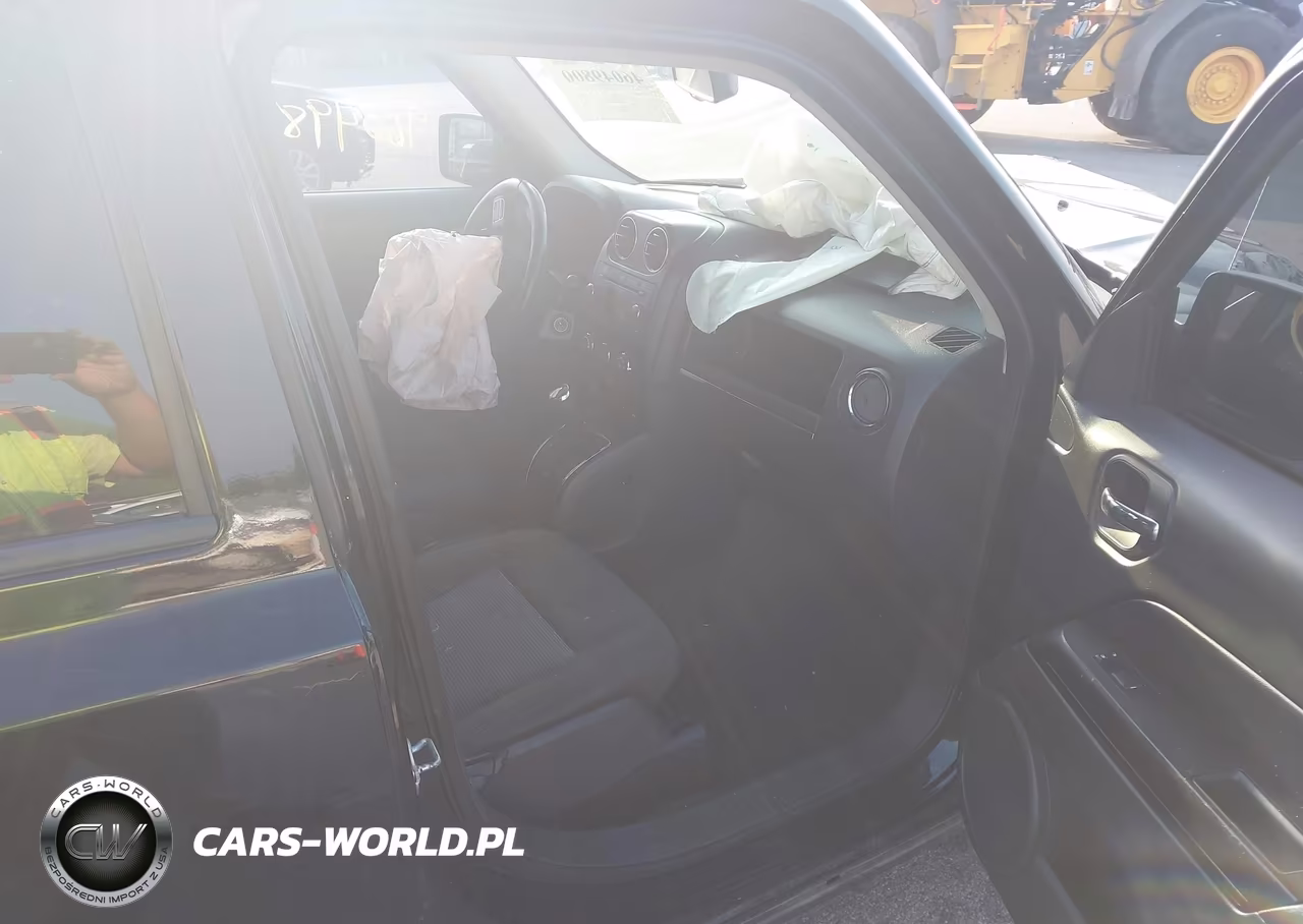 2016 Jeep Patriot Latitude VIN:1C4NJRFBXGD767566 - 5