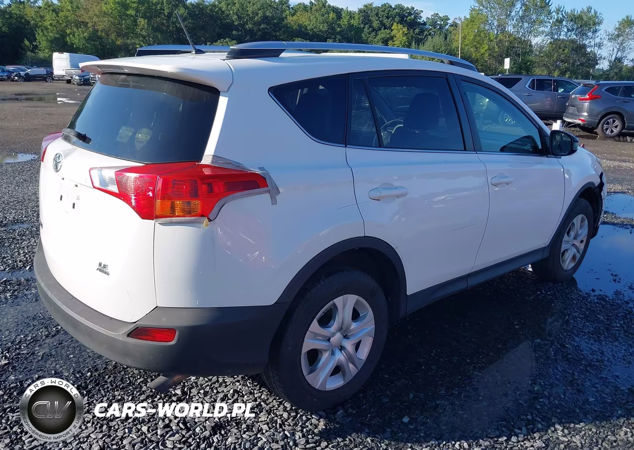 2015 Toyota Rav4 Le VIN:JTMBFREV5FD156214 - 4