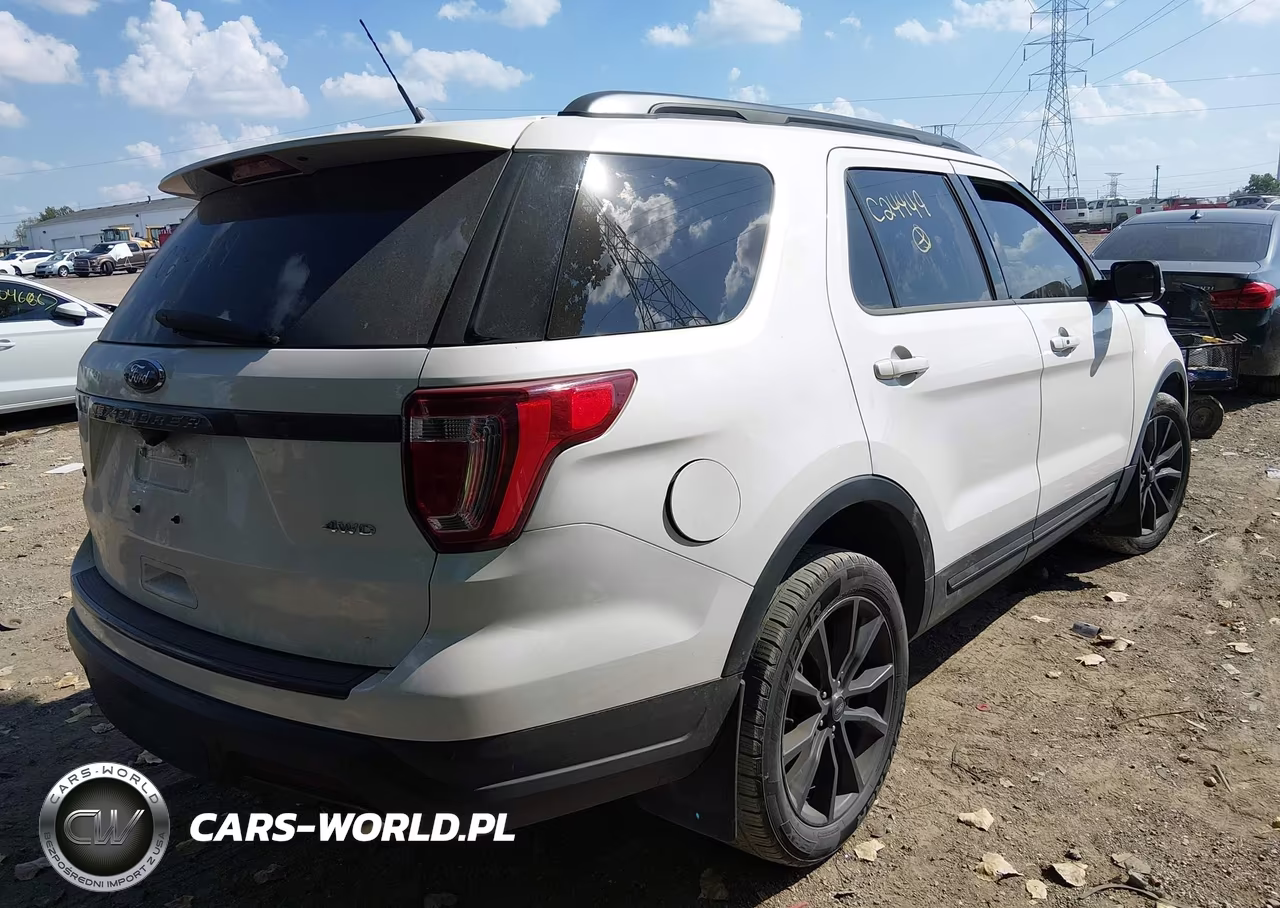 2018 Ford Explorer Xlt VIN:1FM5K8D89JGC24449 - 4