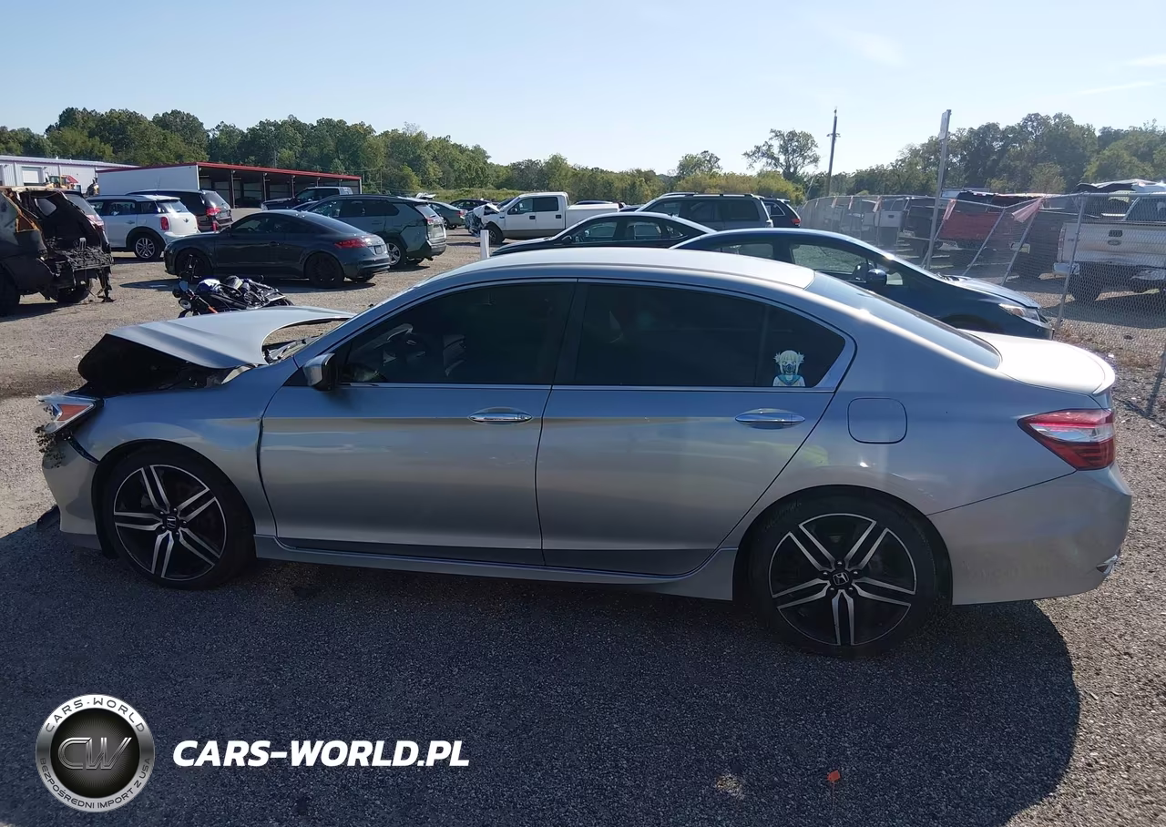 2017 Honda Accord Sport VIN:1HGCR2F55HA206746 - 14