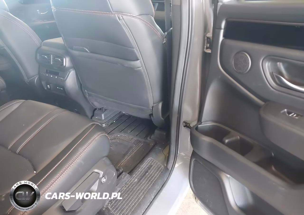 2025 Honda Pilot Trailsport VIN:5FNYG1H60SB183675 - 8