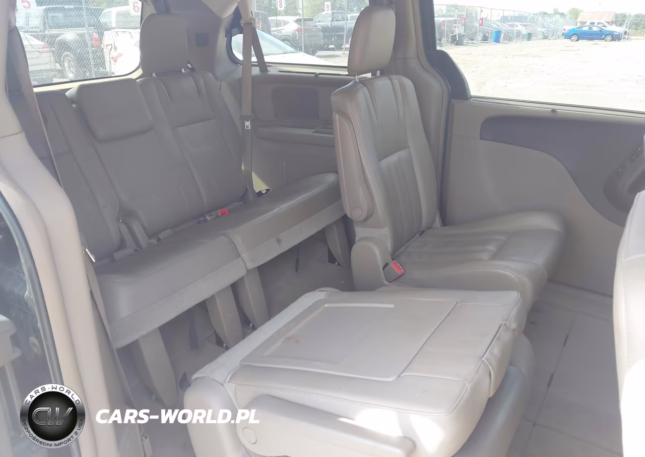 2014 Chrysler Town & Country Touring-L VIN:2C4RC1CG4ER200275 - 8