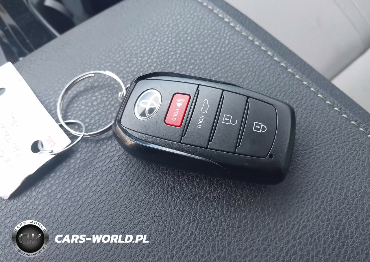 2026 Toyota Camry Xle VIN:4T1DBADK7TU043918 - 11
