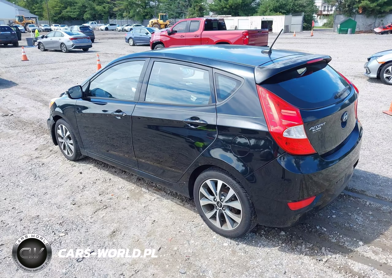 2015 Hyundai Accent Sport VIN:KMHCU5AE5FU233149 - 3