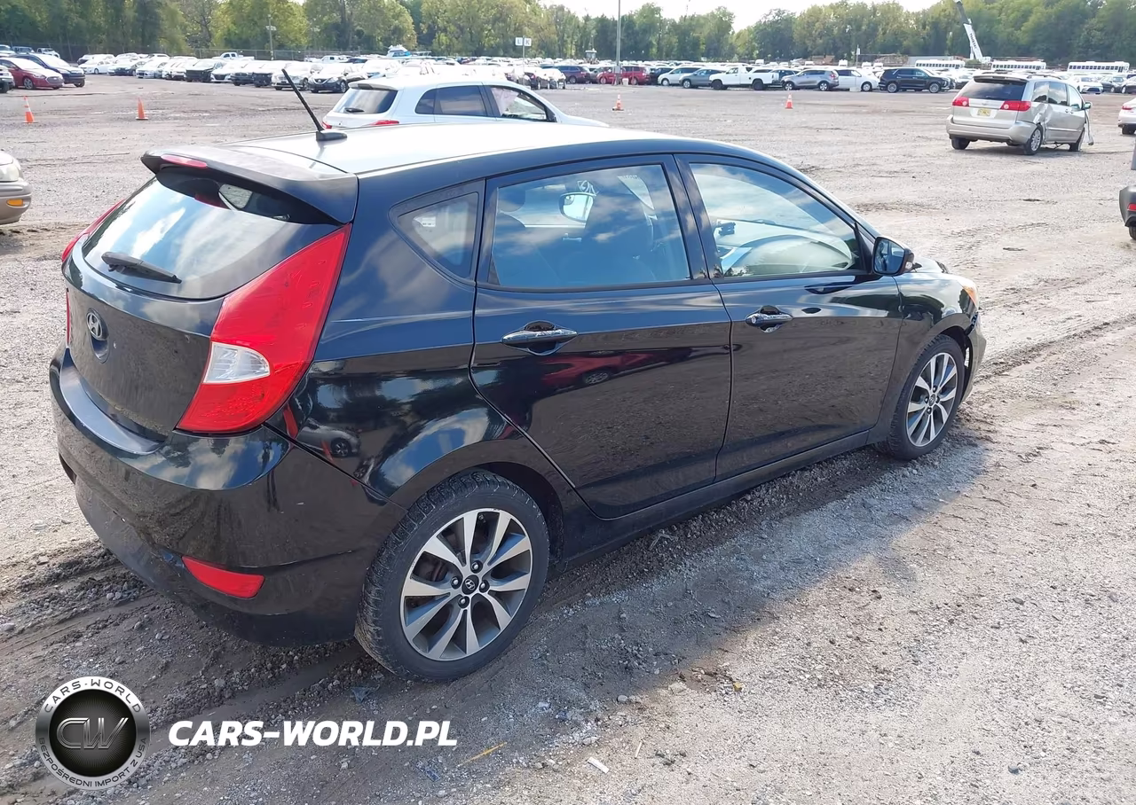 2015 Hyundai Accent Sport VIN:KMHCU5AE5FU233149 - 4