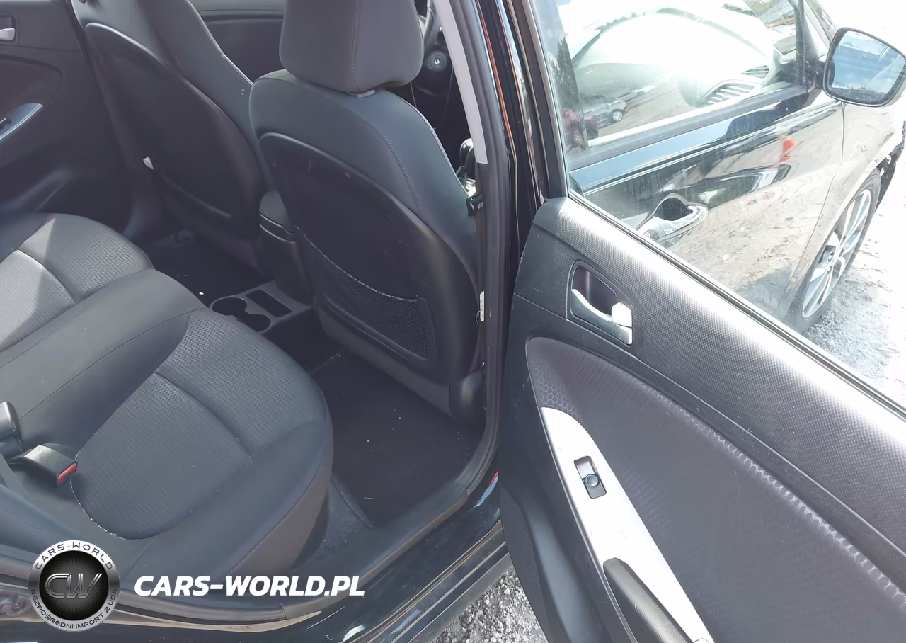 2015 Hyundai Accent Sport VIN:KMHCU5AE5FU233149 - 8
