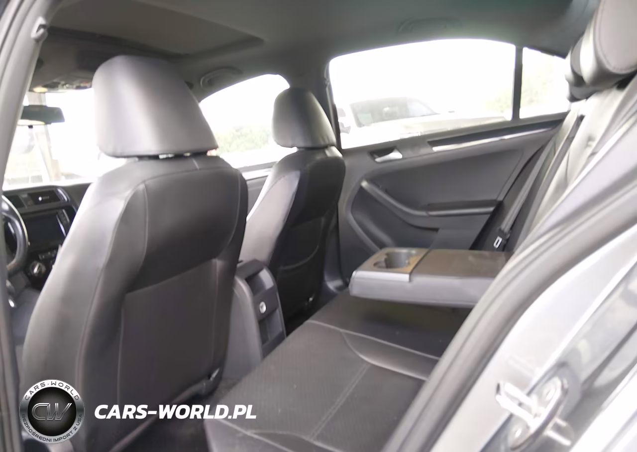 2018 Volkswagen Jetta 1.8T Se Sport VIN:3VWD17AJXJM237007 - 8