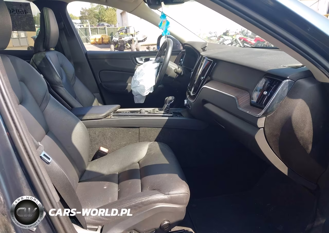 2021 Volvo Xc60 T5 Momentum VIN:YV4102RK4M1834810 - 5