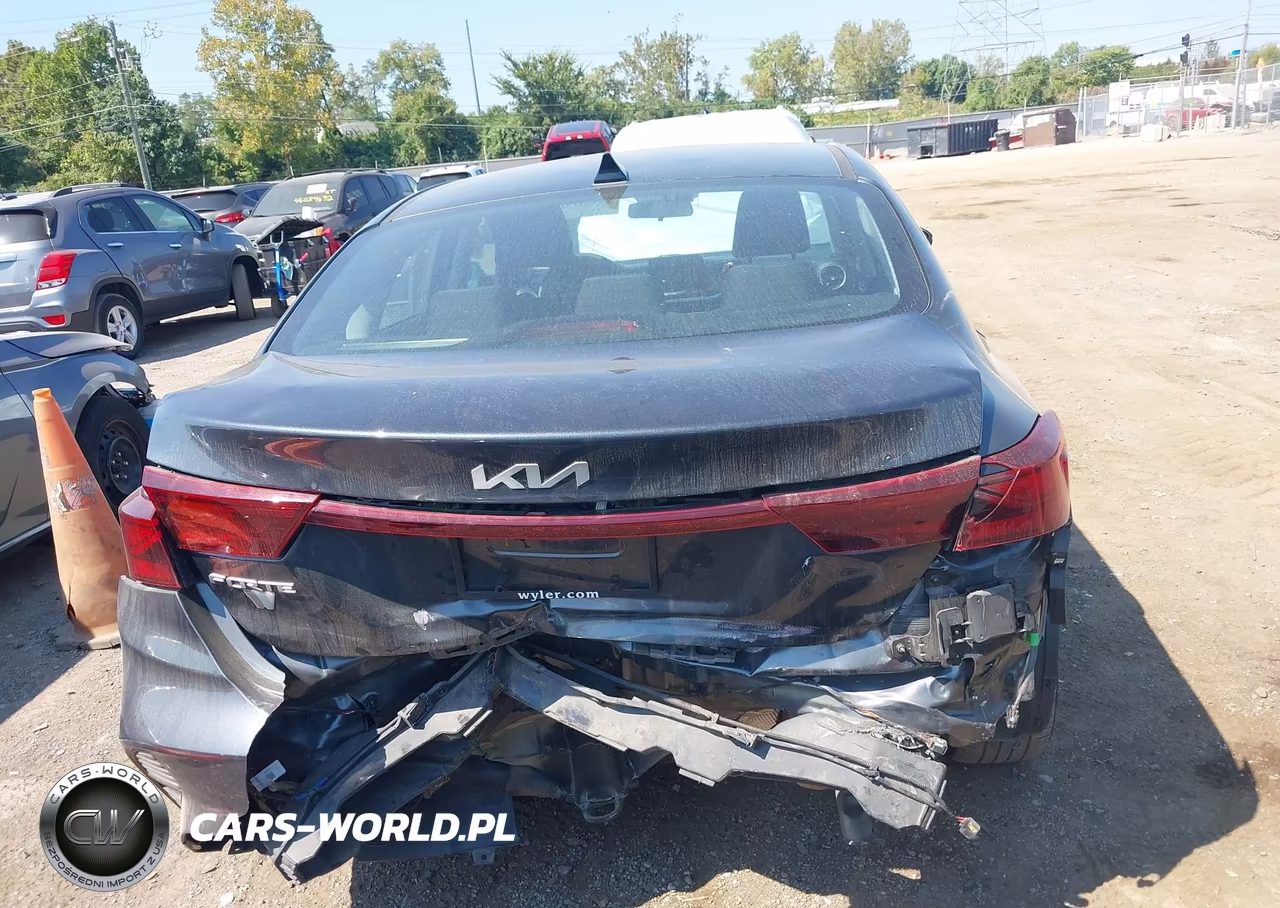2024 Kia Forte Lxs VIN:3KPF24AD9RE819400 - 17
