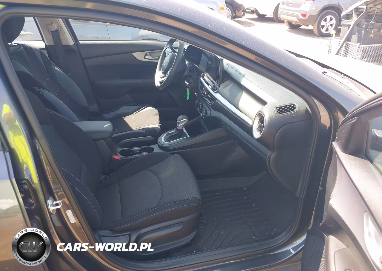 2024 Kia Forte Lxs VIN:3KPF24AD9RE819400 - 5