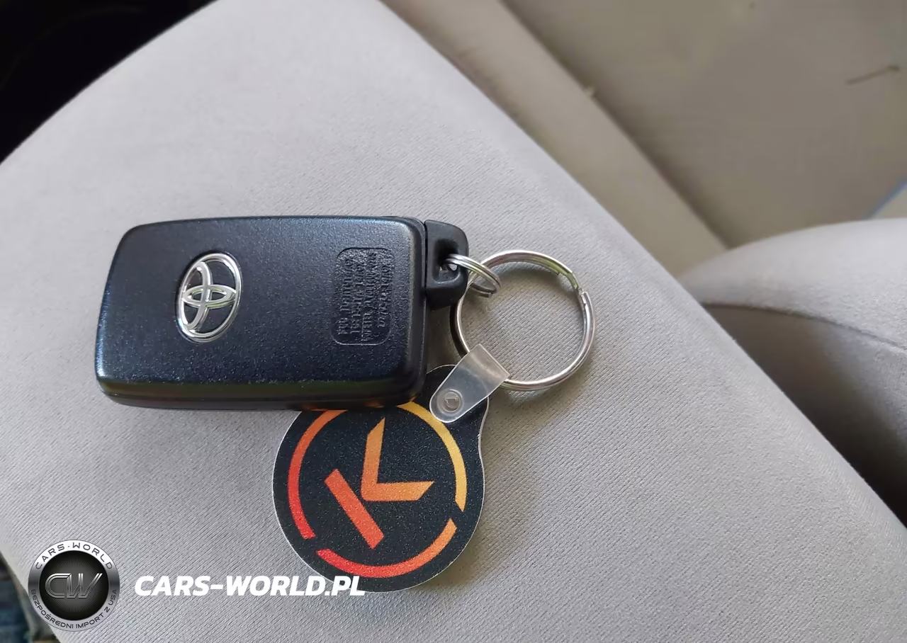 2011 Toyota Prius Two VIN:JTDKN3DU3B0257178 - 11