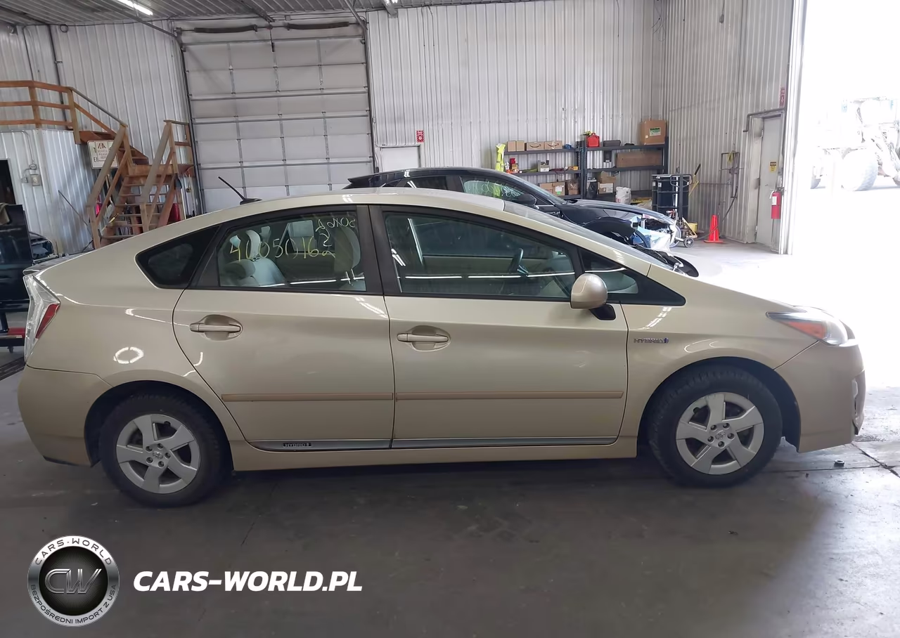 2011 Toyota Prius Two VIN:JTDKN3DU3B0257178 - 13