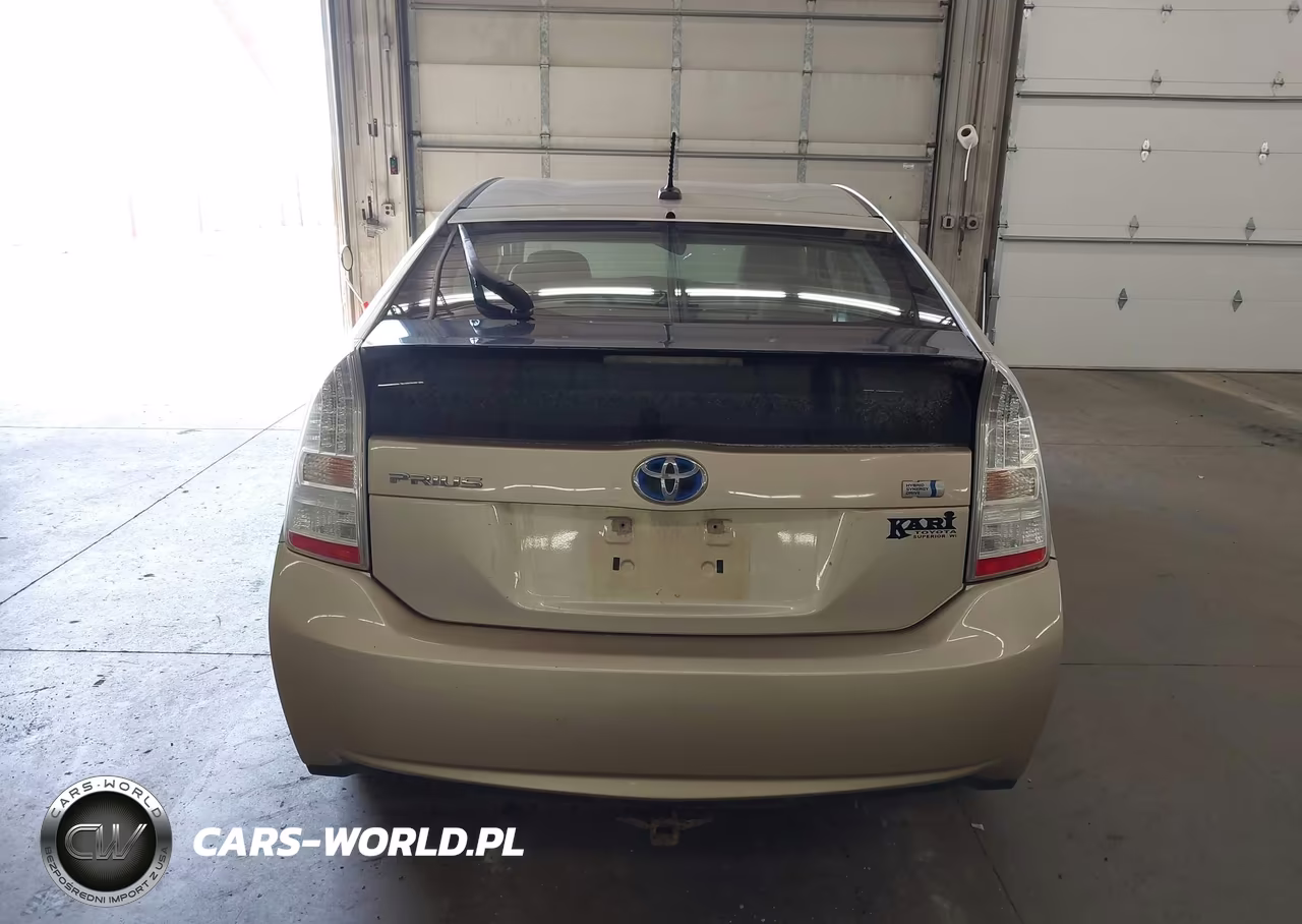 2011 Toyota Prius Two VIN:JTDKN3DU3B0257178 - 16