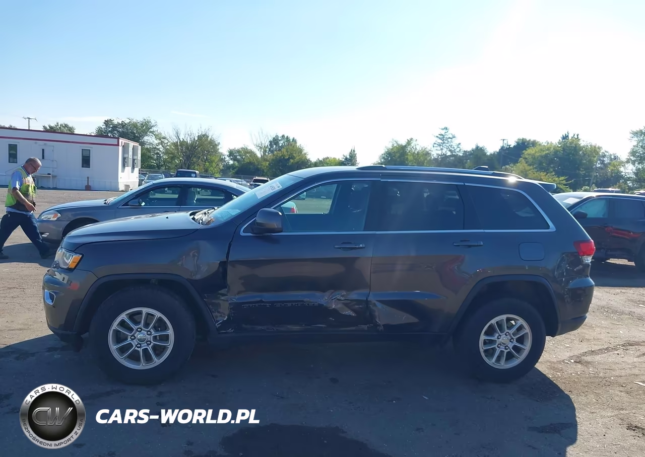2020 Jeep Grand Cherokee Laredo E 4X4 VIN:1C4RJFAG6LC335687 - 14