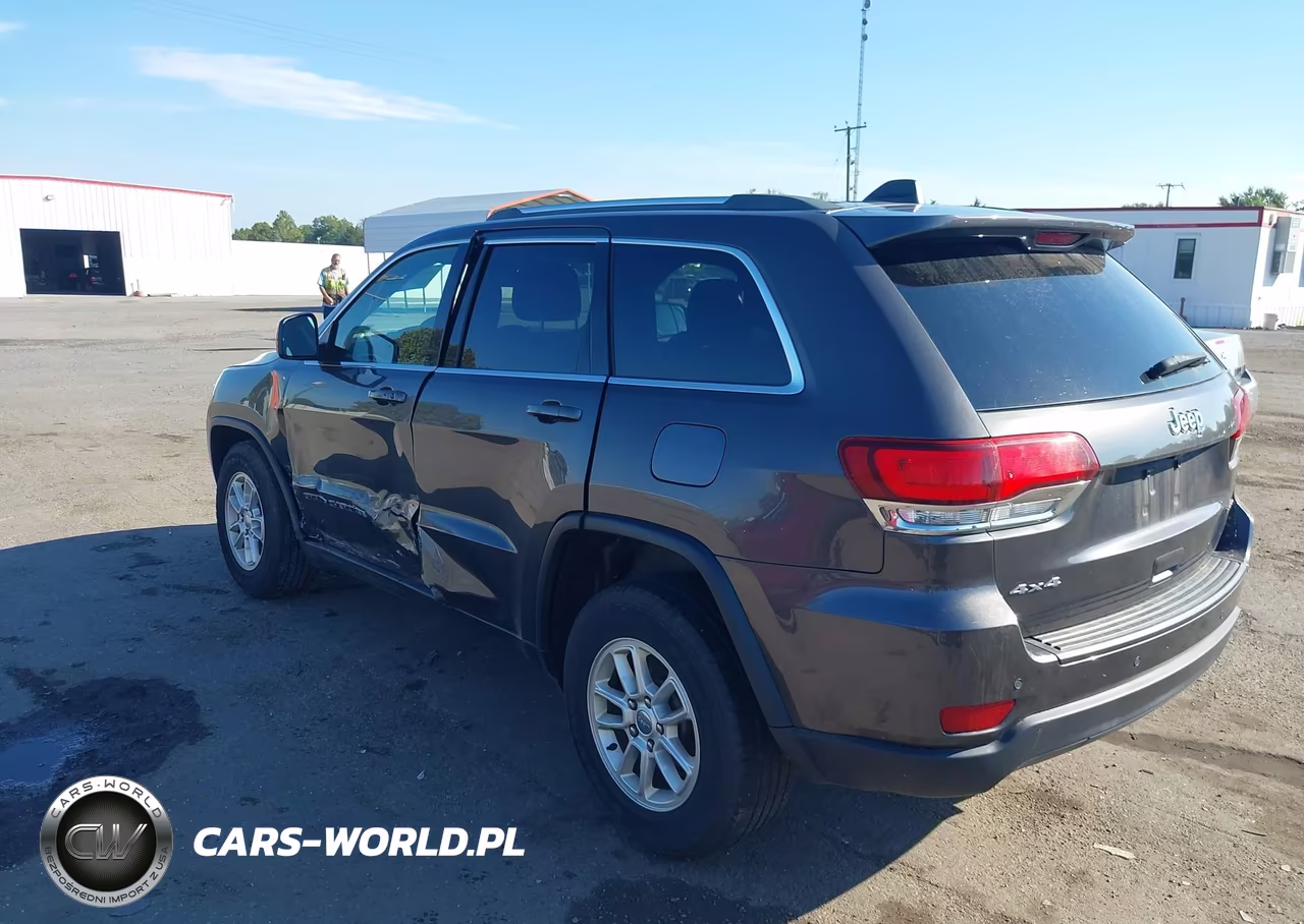 2020 Jeep Grand Cherokee Laredo E 4X4 VIN:1C4RJFAG6LC335687 - 3