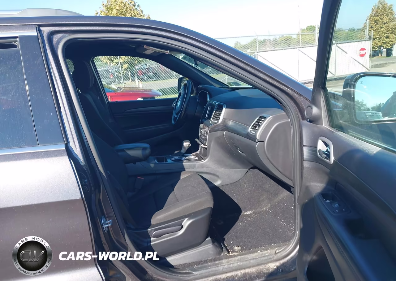 2020 Jeep Grand Cherokee Laredo E 4X4 VIN:1C4RJFAG6LC335687 - 5
