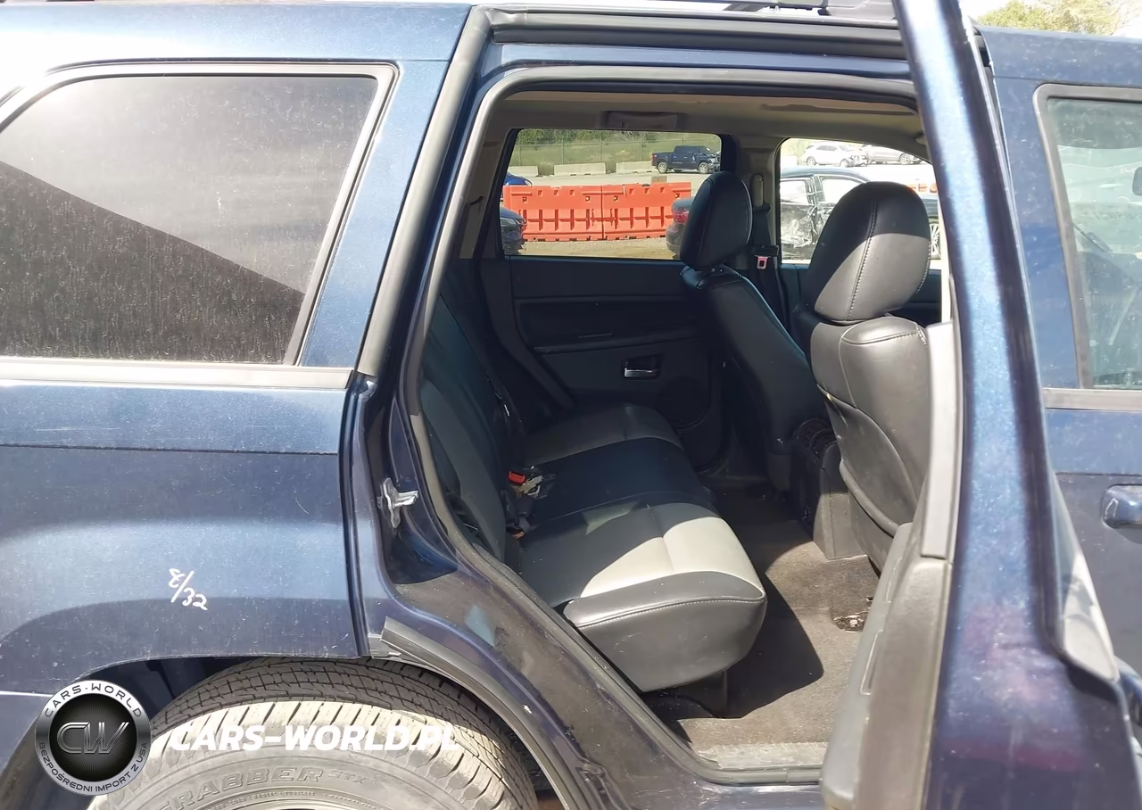 2009 Jeep Grand Cherokee Laredo VIN:1J8GR48KX9C533317 - 8