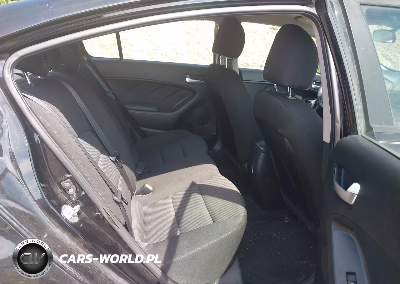 2017 Kia Forte Lx VIN:3KPFK4A7XHE104697 - 8