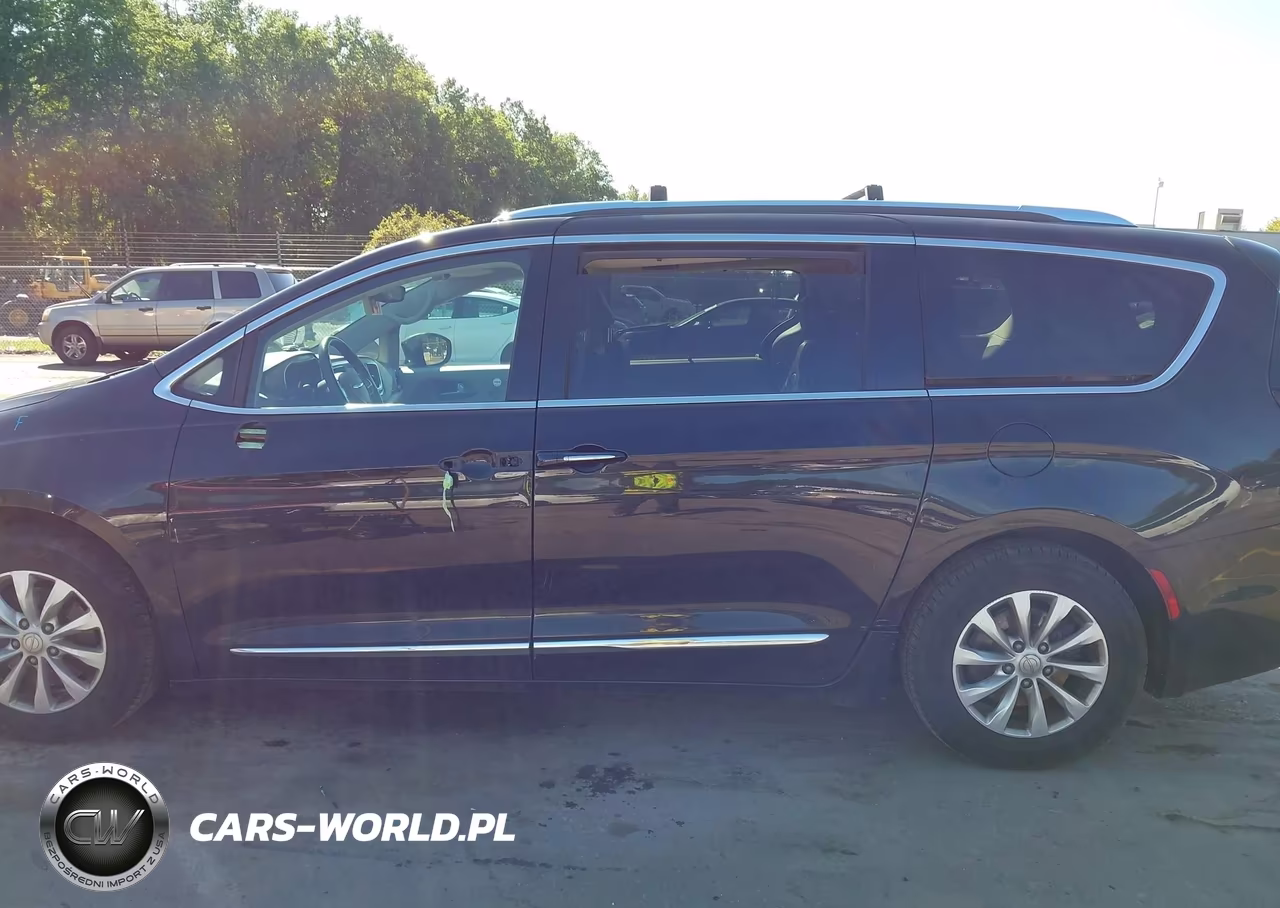 2018 Chrysler Pacifica Touring L VIN:2C4RC1BG3JR280633 - 15
