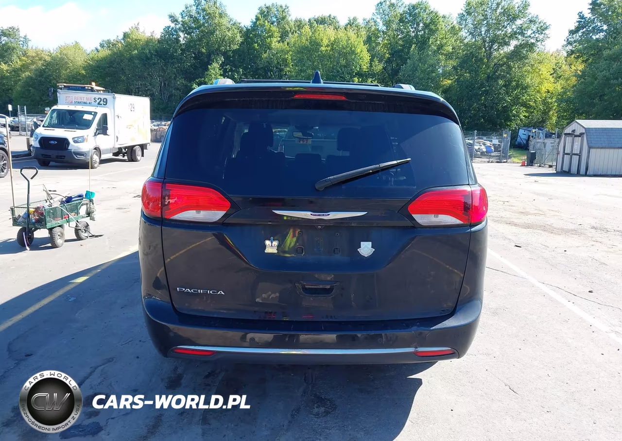 2018 Chrysler Pacifica Touring L VIN:2C4RC1BG3JR280633 - 17