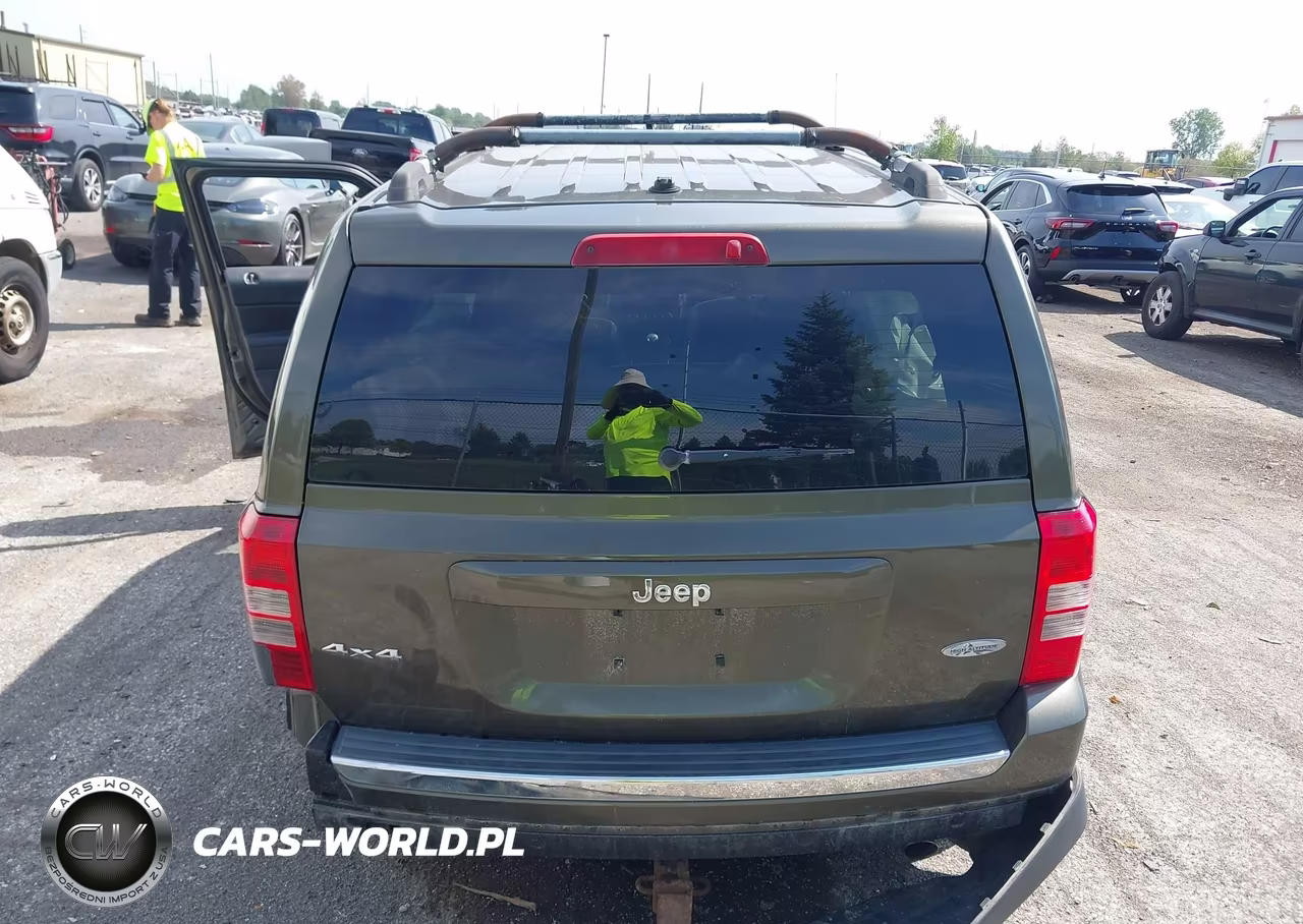 2016 Jeep Patriot High Altitude Edition VIN:1C4NJRFB0GD572320 - 16