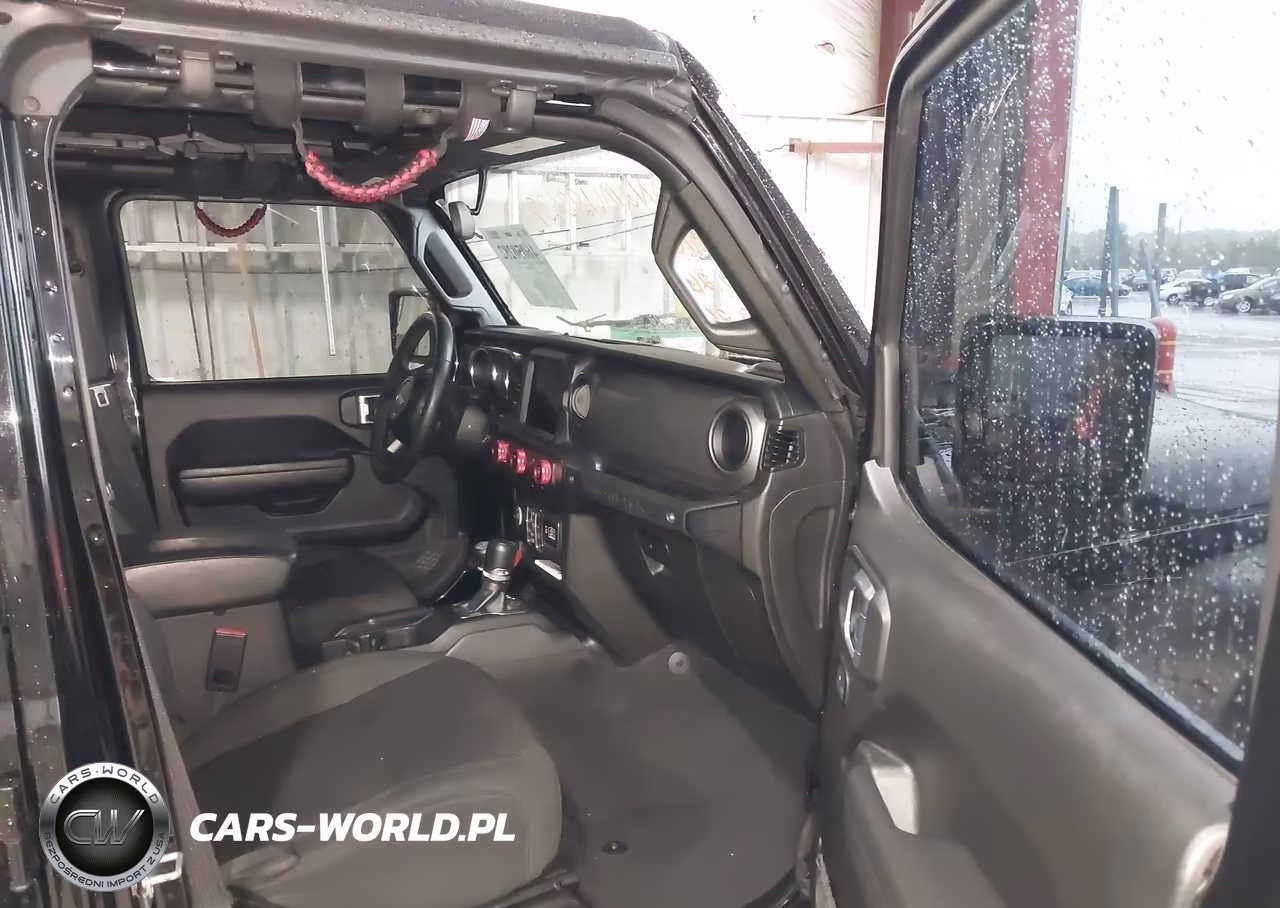 2021 Jeep Wrangler Unlimited Willys 4X4 VIN:1C4HJXDN2MW836393 - 5