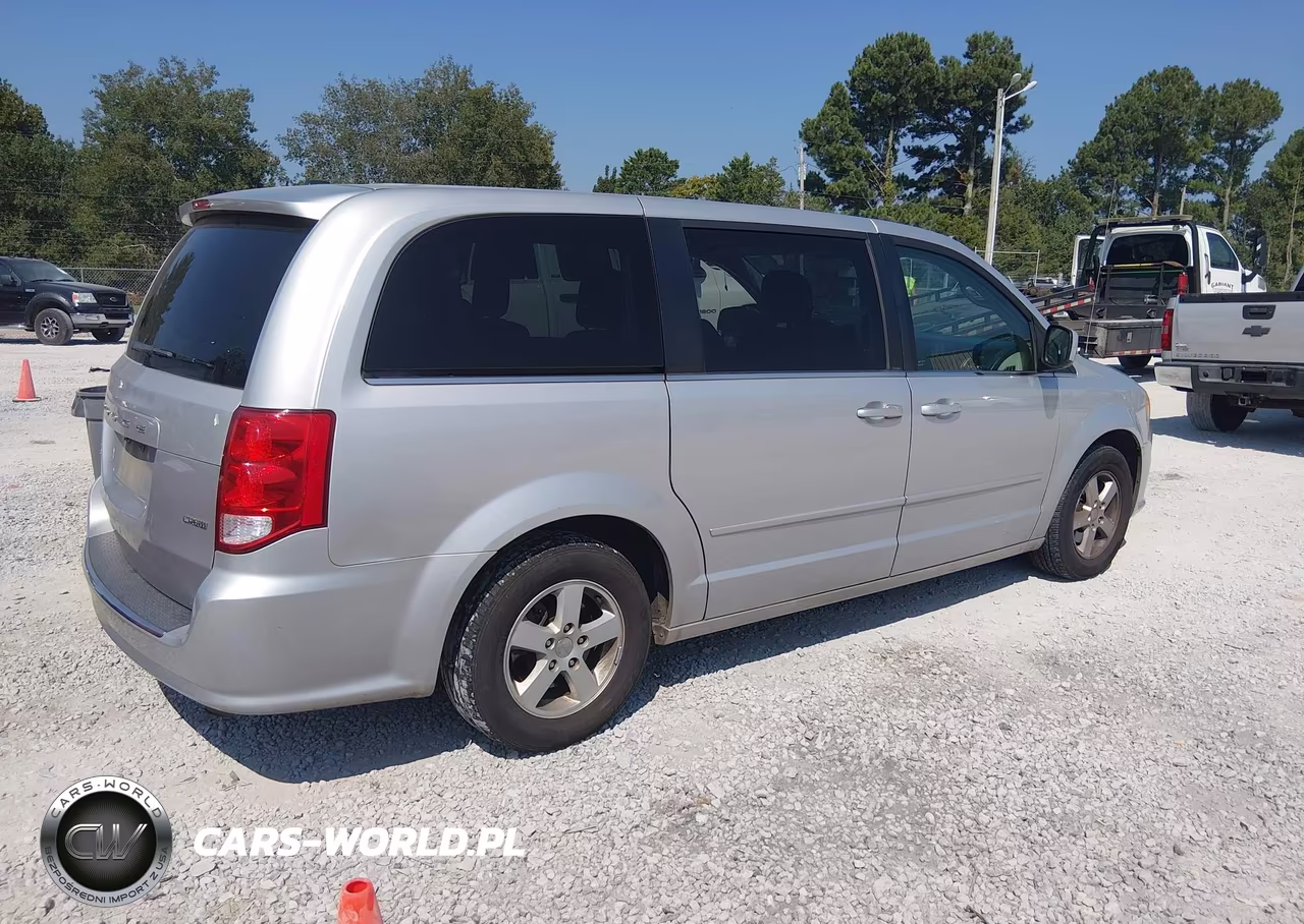 2012 Dodge Grand Caravan Crew VIN:2C4RDGDGXCR109751 - 4